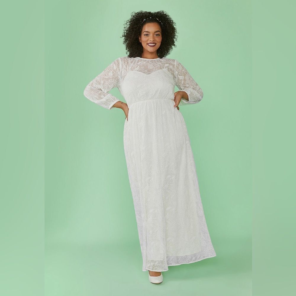 NWT ModCloth Just the Beginning White Lace Maxi Dress Size Medium